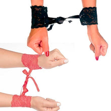 Carregar imagem no visualizador da galeria, Algema de Renda para amarrar - Jeito Sexy